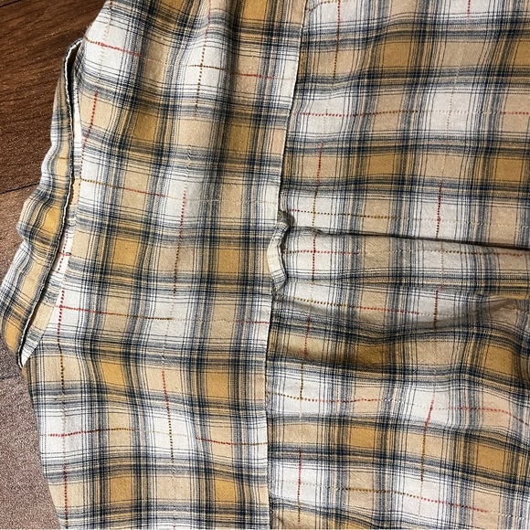 R-options Yellow and Green Plaid Short Sleeve Button Up Large Shirt - Picture 8 of 8